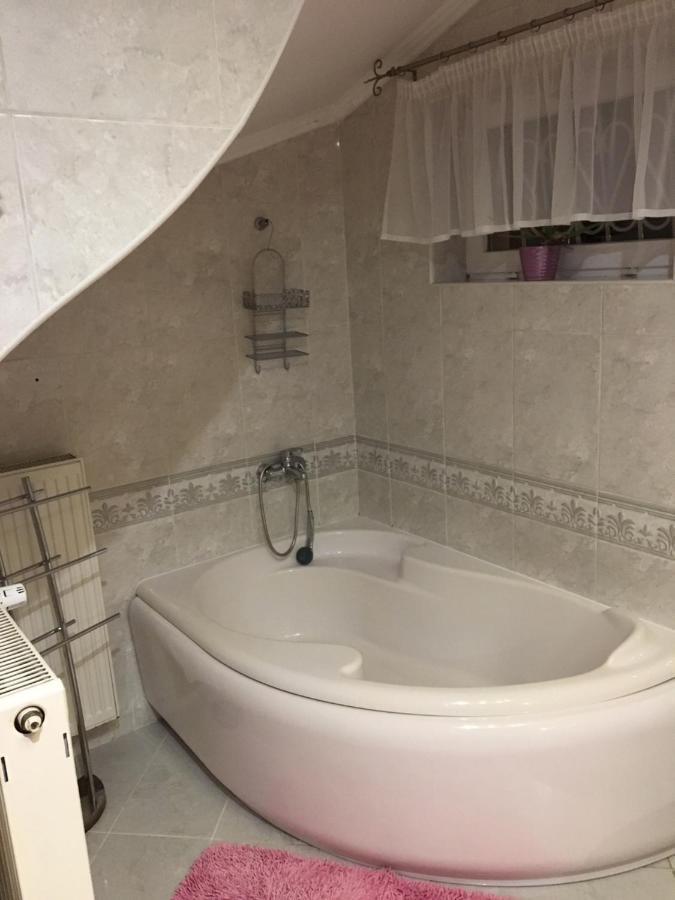 Tocc Apartman Gyal ภายนอก รูปภาพ